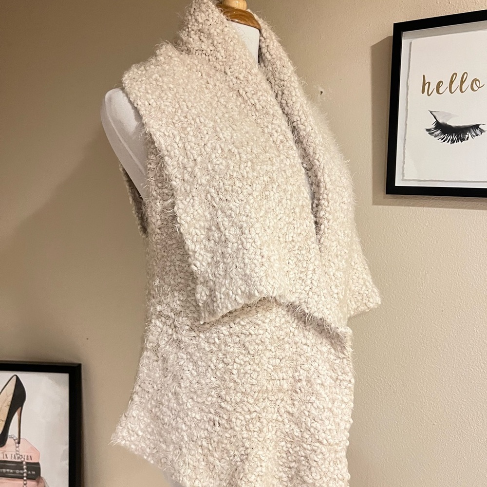 Hem & Thread Fuzzy Textured Knit Drape Front Vest Cardigan Cream M L - Picture 4 of 8